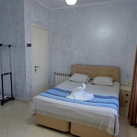 Hotel Ergo Batoemi Buitenkant foto