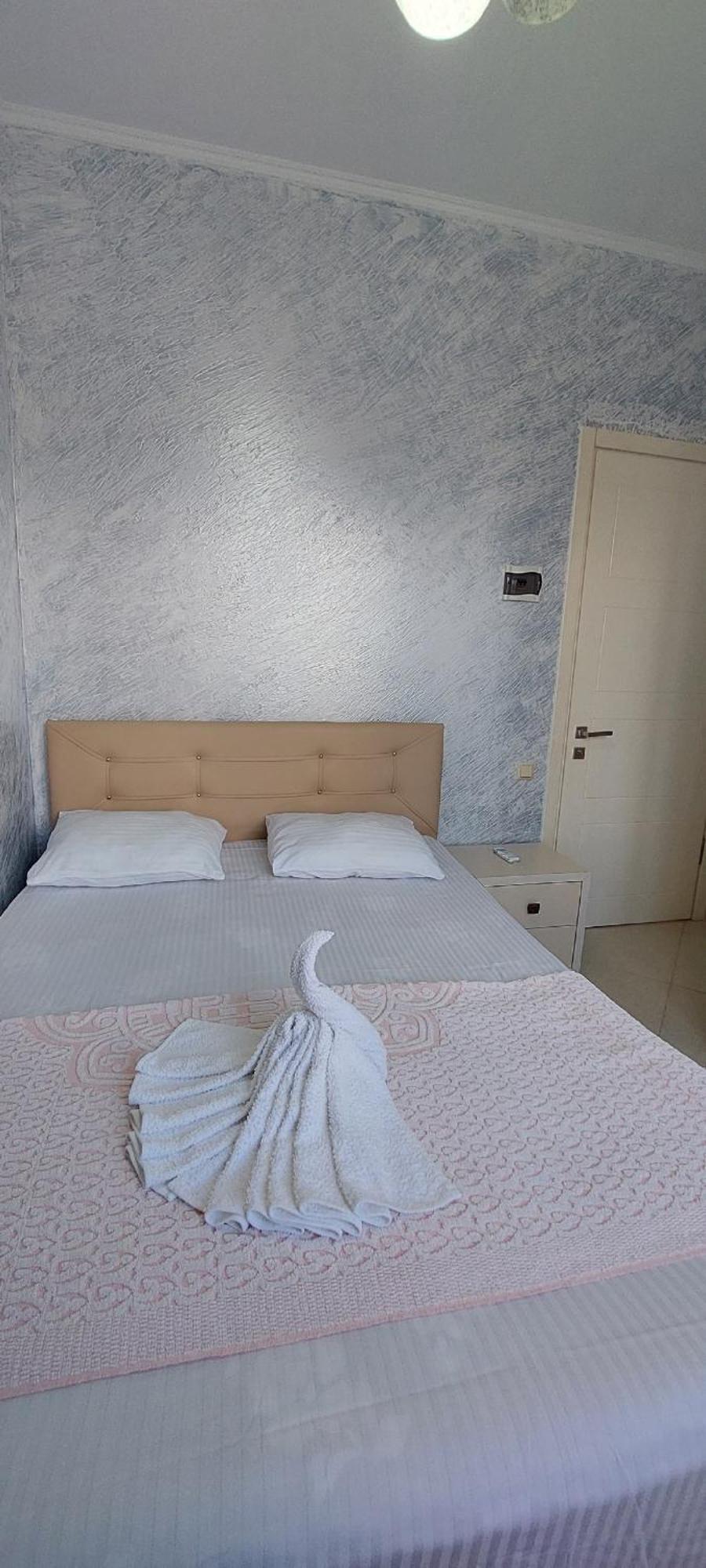 Hotel Ergo Batoemi Buitenkant foto