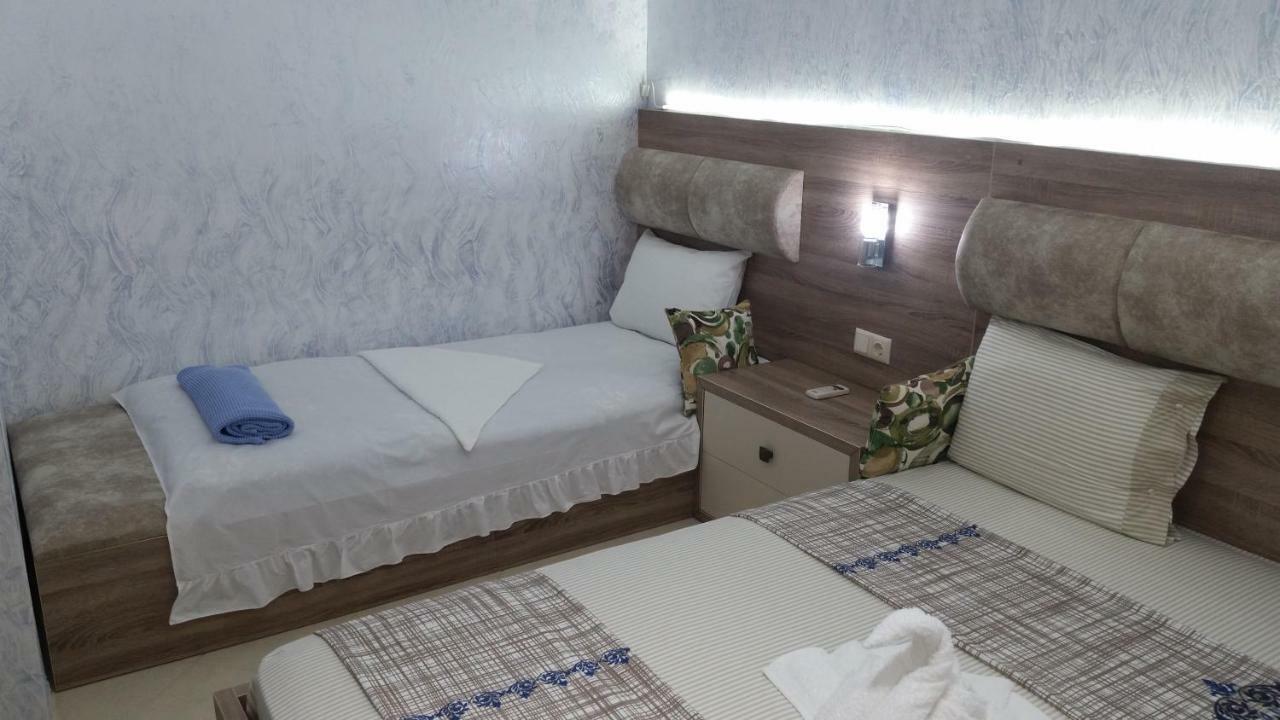 Hotel Ergo Batoemi Buitenkant foto